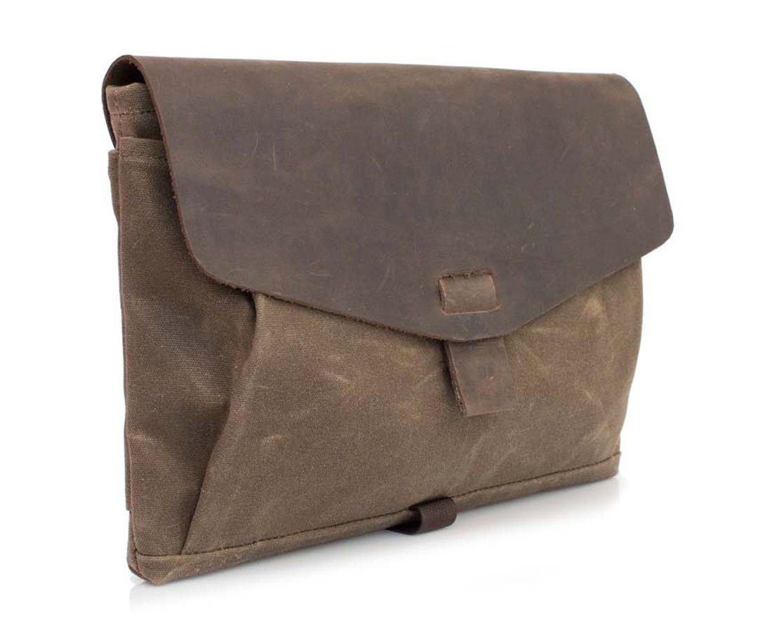 Outback Solo Case for 16-inch MacBook Pro, Waxed Canvas with Chocolate Leather