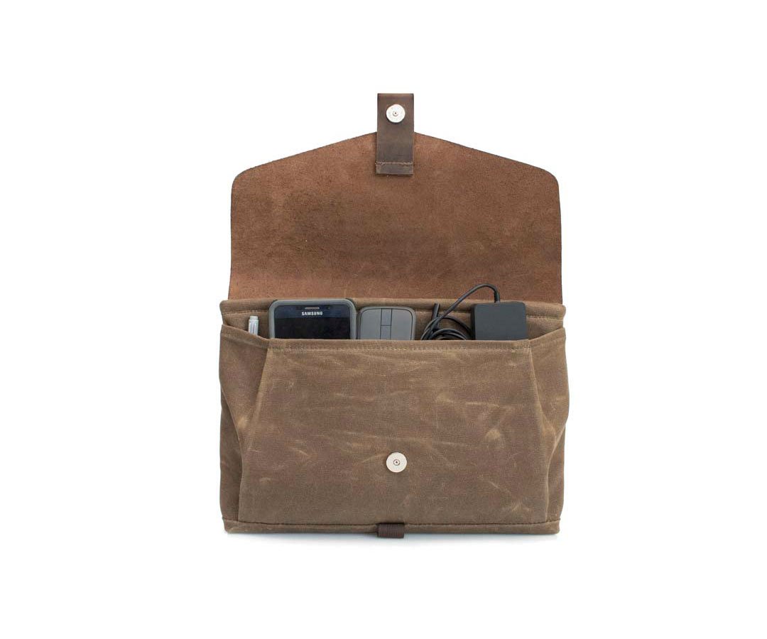 Outback Solo Case for 14-inch MacBook Pro, Waxed Canvas with Chocolate Leather