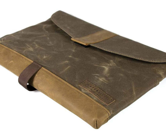 SleeveCase for 16-inch MacBook, Waxed Canvas with Grizzly Leather, D-Rings